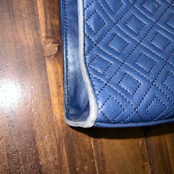 Tory Burch Fleming Convertible quilted leather SHOULDER BAG in navy blue - Picture 12 of 16